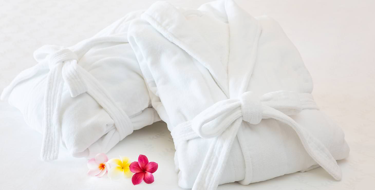 こだわりのアメニティとバスローブ